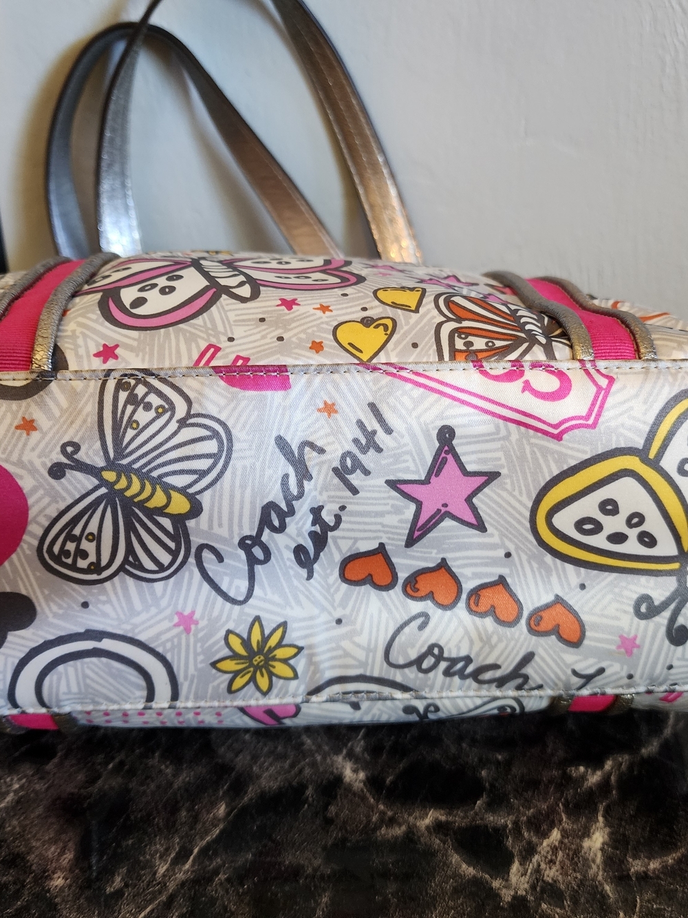 Coach Poppy Butterfly And Flower Graffiti Tote K1076-f15712 - Picture 4 of 14